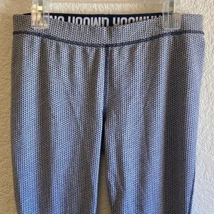 Womans UA leggings size L